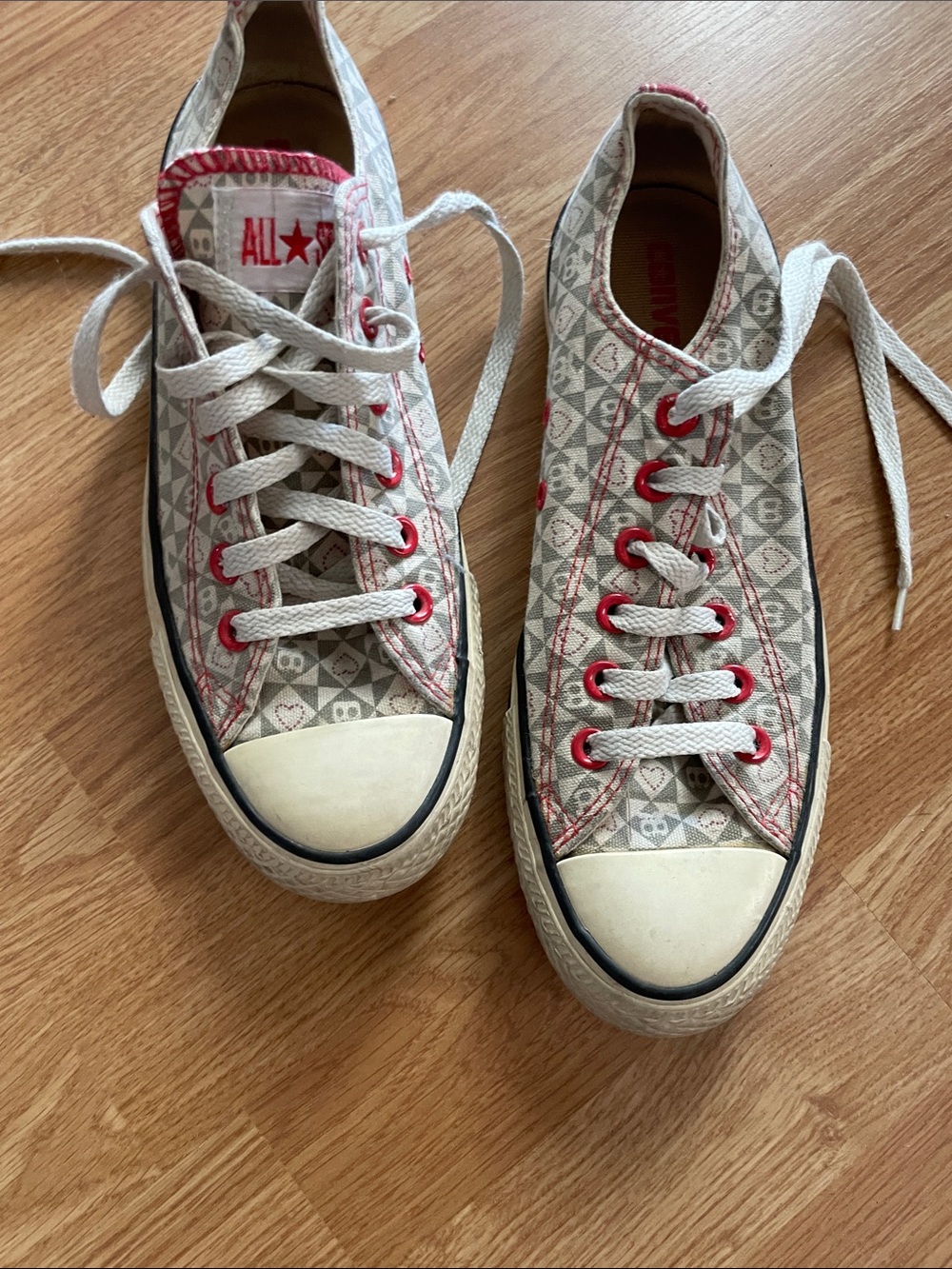 Cute heart scull converse size 39